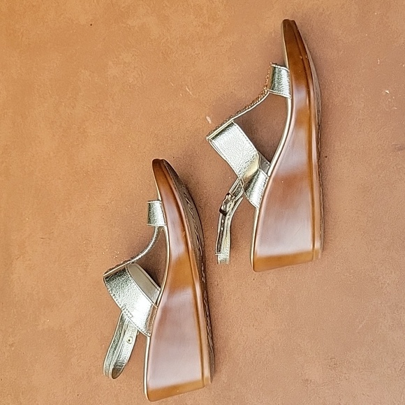 Ladies Size 8.5 Italian Shoemakers wedge sandel shoes - Picture 3 of 12